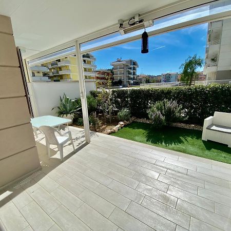 Appartamento Al Mare Con Giardino, Spiaggia E Piscina アルバ・アドリアティカ エクステリア 写真